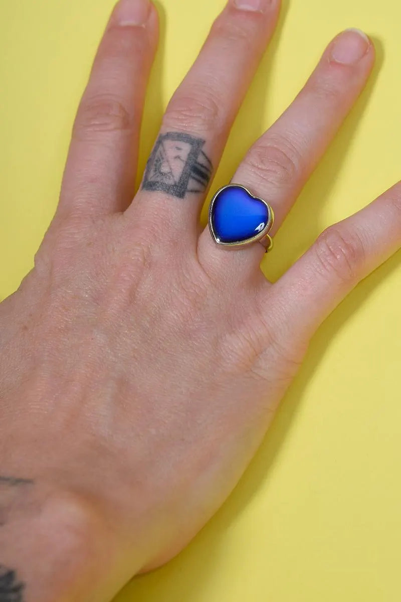 Retro Aura Mood Ring – a 90S Classic, Reborn in Silver Shine