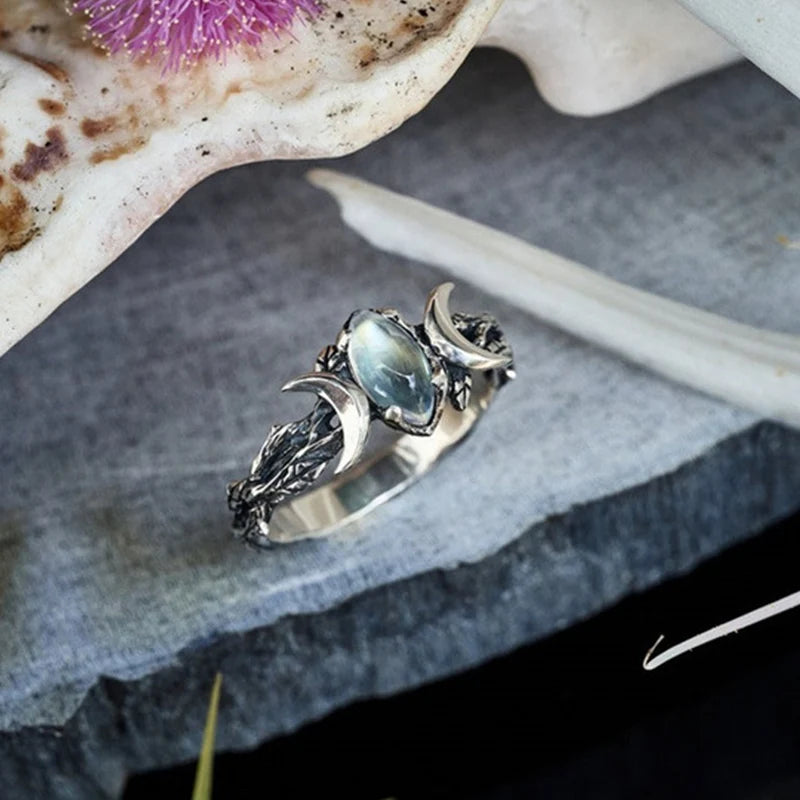New Retro Ethnic Style Moonstone Ring