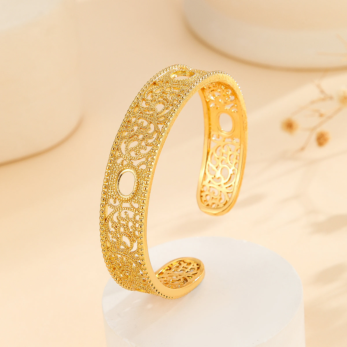 1pcs Luxury Style Gold Bracelet Hollowed